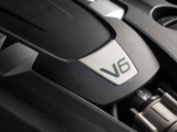 マセラティの100年の歴史が詰まった、3リッターV6ツインターボエンジン 350馬力(カタログ値)。是非店頭でその走りやエギゾーストを、肌で、耳でご体感ください。