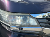 切れにくく明るいLEDヘッドライト装備