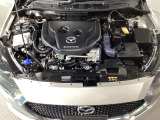 SKYACTIV-G搭載!爽快なパワーフィールと低中速の豊かなトルクによる実用域での扱い易さを是非体感して下さい!エンジンルーム内の清掃も行き届いております♪