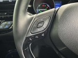 ステアリングスイッチ装備!運転しながら手元でオーディオの操作などができます。