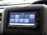 ナビゲーションは純正メモリーナビ(VXM-214VFi)を装着しております。AM、FM、CD、DVD再生、Bluetooth、音楽録音再生、フルセグTVがご使用いただけます。