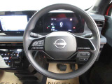 運転が楽しくなる明るく開放的な運転席まわりです。