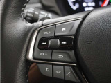 ハンドルにオーディオ操作用スイッチを備え、手を放さずに操作可能。安全性と利便性を両立しています。