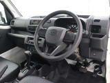 運転席廻りです。