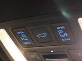 【パワーバックドア】スマートキーや運転席のボタンを押すだけでリアゲートが自動で開閉します!荷物を持っている時や、高い位置にあるバックドアを閉める際に便利な機能です♪