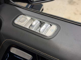 メモリー付き電動シートも装備されておりますのでシート位置を3パターン記憶できます。