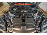心臓部には出力4.0リッターのV8ツインターボチャージV8エンジンが脈動し、アストンマーティンの五感を揺さぶるエギゾーストサウンドをお楽しみください。