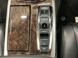 【電子制御パーキング+ブレーキホールド】便利なスイッチ式のサイドブレーキ!停車中にブレーキペダルを踏み続けなくても自動的にブレーキを保持する機能も搭載♪