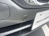 フロントバンパーにはソナー装置が取り付けてあります。反応すると音で接近を知らせてくれるので、安心ですよ!