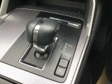 オートマのシフトレバーは操作しやすい位置にあります☆