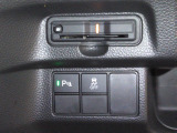 ETC付。パーキングセンサーや横滑りを防ぐVSA等のスイッチ類は運転席の右側、手の届きやすい位置にあります。