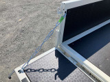 リヤゲートチェーン付きで使用用途が広がります!