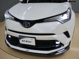 LEDヘッドライトです。デザイン性がよくとても明るいので、夜間の走行や悪天候でも安心です。しかも長寿命!