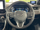 【純正革巻きステアリング】上質な革を使用することで、手にしっかり馴染みとても運転しやすいハンドルです♪