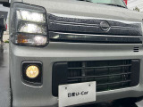 配光特性に優れ路肩まで明るく照らすLEDライトを採用、対向車への眩惑を防ぐマニュアルレベライザーも完備!
