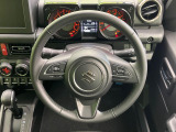 【純正革巻きステアリング】上質な革を使用することで、手にしっかり馴染みとても運転しやすいハンドルです♪