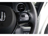 Hondaセンシングの機能のひとつ、アダプティブクルーズコントロール付!アクセルから足を離しても設定したスピードと前車との車間を保ち走行してくれます!車線維持もアシスト☆高速道路で疲労軽減ですね☆