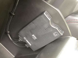 ETCももちろん搭載。いちいち料金所で停車する必要なんて当然ないです。スムーズにストレスなくドライブをお楽しみください。(※支払総額にセットアップ費用は含まれておりません。)