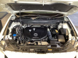 SKYACTIV-D 2.2ディーゼルターボエンジンを搭載しております。低回転域から力強いトルクを発揮するため、高速道路や坂道など様々なシーンで余裕のある走行をお楽しみいただけます。