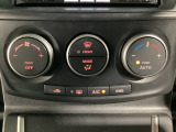 運転中でも直感的に操作できるエアコンパネル。