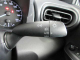 周囲が暗くなると自動点灯してくれる「AUTO」機能つきヘッドライト