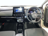 すっきりとしたデザインの内装は、さすがトヨタ車の上品さを感じます。
