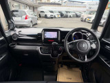 ★車両は当店のスタッフがあなたとの出会いの為にピカピカでお出迎え出来ますよう丹精込めて洗車しておりますので毎日綺麗な状態でございます。
