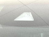 【トヨタセーフティセンス】走行中に前方の車両等を認識し、衝突しそうな時は警報とブレーキで衝突回避と被害軽減をアシスト。より安全にドライブをお楽しみいただけます。
