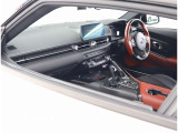 自社工場を3拠点完備しております。重整備やカスタムを始め、ご購入後のお車のメンテナンスも弊社にお任せください。