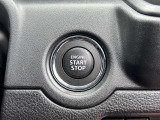 [キーレスプッシュスタートシステム]リモコンキーが車内にある状態でブレーキを踏みながらボタンを押すだけで、エンジンのスタートが出来ます!