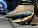 納車時のガラスコーティングはお勧めです。専門業者にて研磨作業を行い塗面を整えガラスコーティングを施工します。輝きが違います。