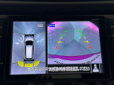 上からの視点で狭い駐車場への駐車に役立つ、アラウンドビューモニター対応純正メモリーナビ装備。