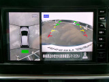 アラウンドビューモニター。空の上から見下ろすような視点でスムース駐車。