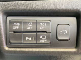 【安全装備も充実】車線逸脱警報システム。バック時の障害物を検知し知らせるパーキングセンサー付きです。
