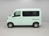当社では全車、納車前にサービス工場で12ヶ月点検相当の整備を実施しております。そこで確認された不具合箇所は修理しておりますのでご安心下さい。また納車後お気になる点がございましたら気軽にご相談ください。