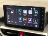 【ディスプレイオーディオ】お手持ちのスマートフォンとの連携で、ナビや音楽再生など各種アプリを使用可能。スマホに近い感覚でお使いいただけます♪