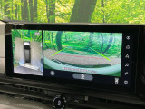 【アラウンドビューモニター】専用のカメラにより、上から見下ろしたような視点で360度クルマの周囲を確認することができます☆死角部分も確認しやすく、狭い場所での切り返しや駐車もスムーズに行えます。