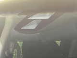【シティブレーキアクティブシステム】低速走行中に前方の車両等を認識し、衝突しそうな時は警報とブレーキで衝突回避と被害軽減をアシスト。より安全にドライブをお楽しみいただけます。