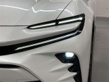 LEDヘッドライトです。デザイン性がよくとても明るいので、夜間の走行や悪天候でも安心です。