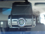 ◆【ドライブレコーダー】映像・音声などを記録する自動車用の装置です。もしもの事故の際の記録はもちろん、旅行の際の思い出としてドライブの映像を楽しむことができます。
