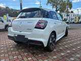 後退時ブレーキサポートです。リヤバンパーに搭載した4つのセンサーで後方の障害物をブザー音とメーター表示で障害物をお知らせ。衝突被害軽減ブレーキが作動し衝突の回避または衝突時の被害を軽減します。