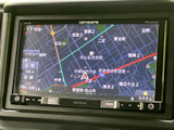 周辺の道路や施設名を画面上で確認できる地図表示です。地図の拡大や縮小など、目的に合わせて表示を調整しながら、慣れない場所へのお出かけにも役立てていただけます。