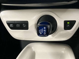 エレクトロシフトマチック、スム-ズな操作で運転を楽しめるよう、シフトポジションを電動で制御します。