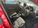 運転席周りはきれいな状態を維持しております。