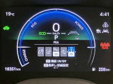 パーキングサポートブレーキ付きで駐車時の接触リスクを軽減してくれます。