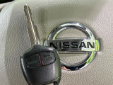 【キーレス】少し離れた場所からでもボタン一つでドアの開錠・施錠ができるのでとっても便利!ドアの鍵穴周りに傷をつけることもありません♪