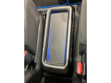 運転席横にはe-POWERのカラーでもあるブルーに光るトレイがあります★