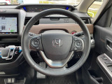 【純正革巻きステアリング】上質な革を使用することで、手にしっかり馴染みとても運転しやすいハンドルです♪
