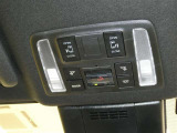 左右ともに大きくて便利なスライドドアを採用しています。両側ともに電動ドアは運転席からも開閉可能です。雨の日のお迎え、いち早く乗り込みたいお子様をタイミング良くドアを開けてスマートにお出迎え出来ます♪