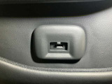 【USBソケット】後席でもスマートフォンやタブレット端末を充電することができます!